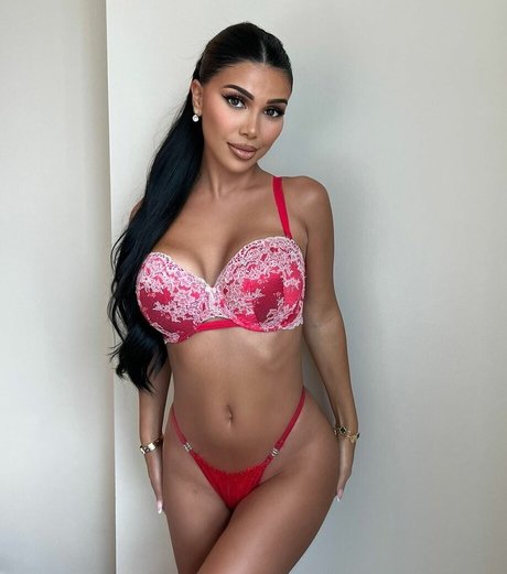 Isabel Raad