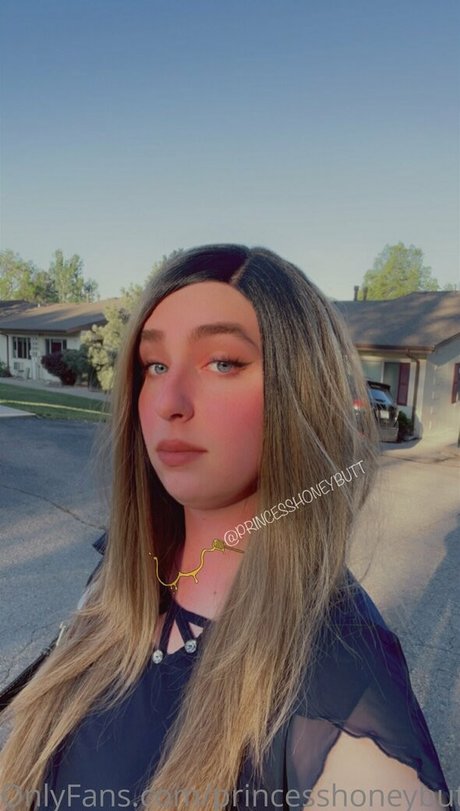 Nacktes geleaktes OnlyFans-Foto von Princesshoneybutt