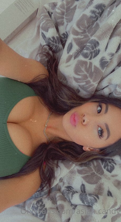 Nacktes geleaktes OnlyFans-Foto von Asian Candy