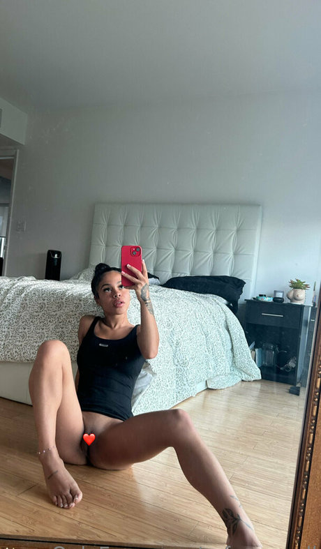 Nacktes geleaktes OnlyFans-Foto von Angel