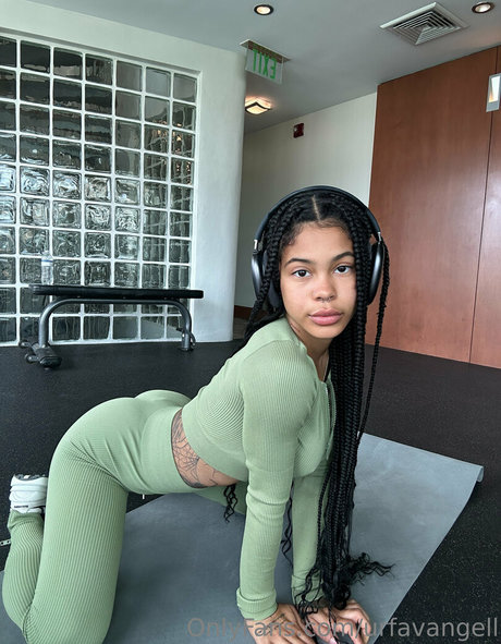 Nacktes geleaktes OnlyFans-Foto von Angel