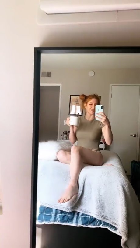 Nacktes geleaktes OnlyFans-Foto von Maid Of Might