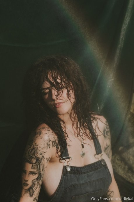Nacktes geleaktes OnlyFans-Foto von Kadiekai
