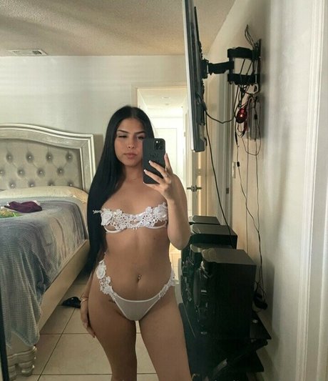 Nacktes geleaktes OnlyFans-Foto von Thalia Rodriguez