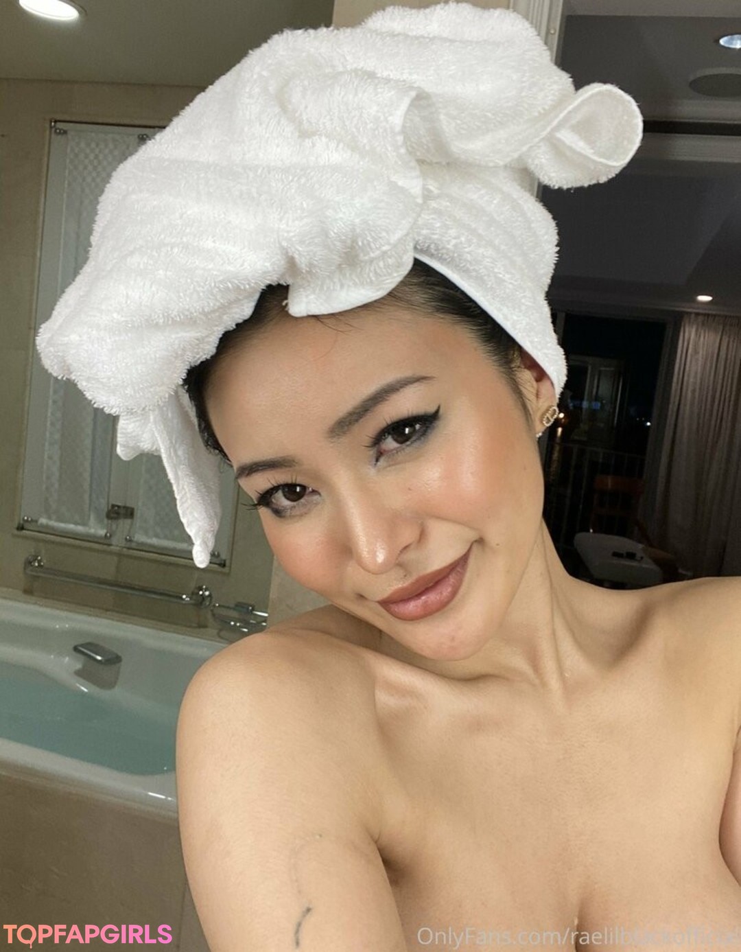 Nacktes geleaktes OnlyFans-Foto von Raelilblack #1945
