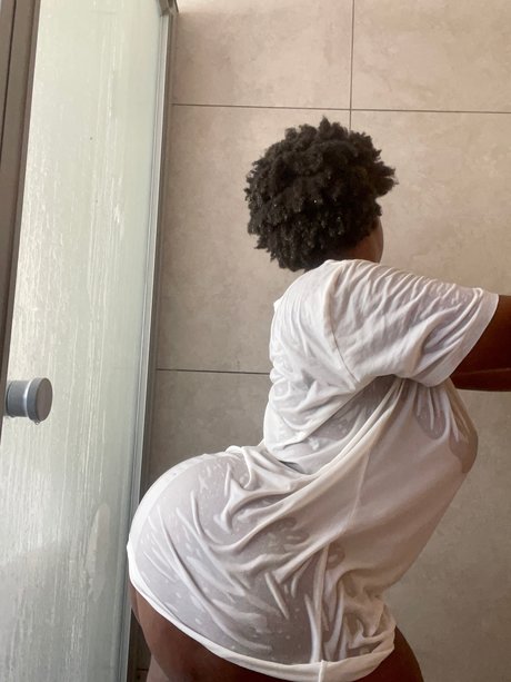 Nacktes geleaktes OnlyFans-Foto von Nako Tenza