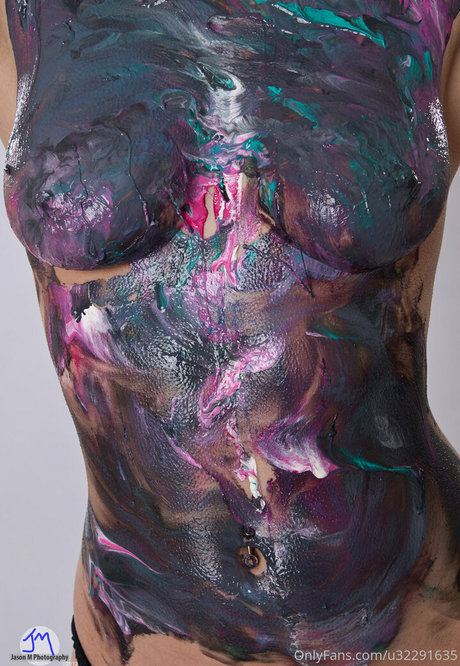 Nacktes geleaktes OnlyFans-Foto von Blownupdoll