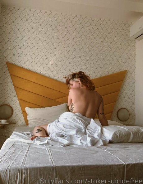 Nacktes geleaktes OnlyFans-Foto von Stokersuicidefree