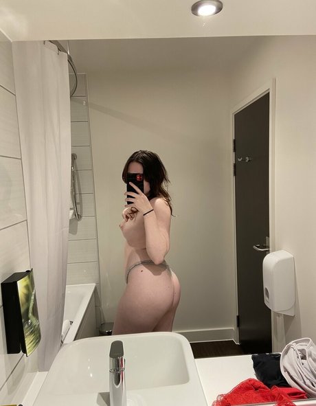 Nacktes geleaktes OnlyFans-Foto von Ashleysquirts