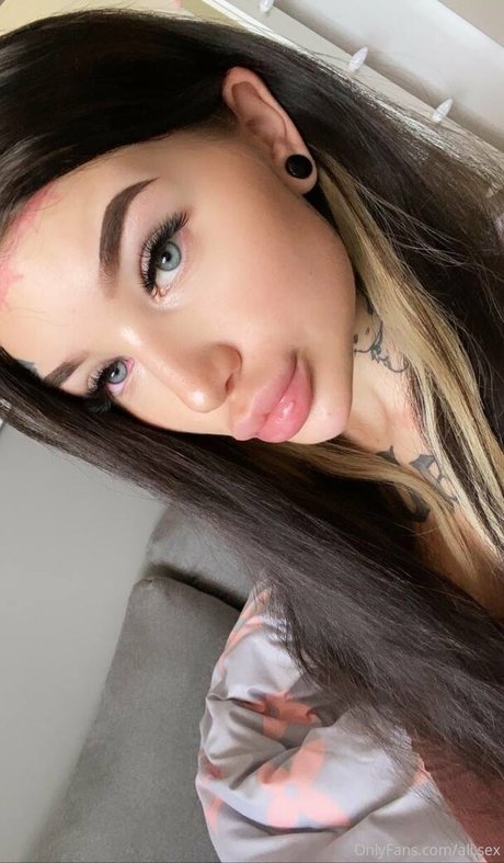 Nacktes geleaktes OnlyFans-Foto von Alisex