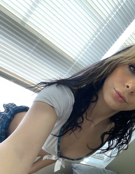 Nacktes geleaktes OnlyFans-Foto von Babyautumnx