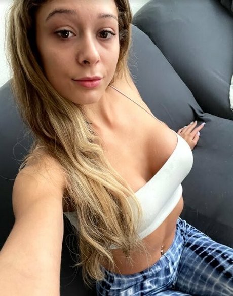Nacktes geleaktes OnlyFans-Foto von Babyautumnx