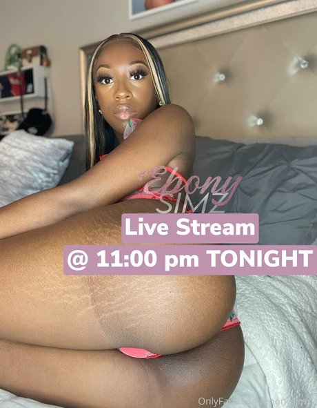 Nacktes geleaktes OnlyFans-Foto von Ebonysimz2