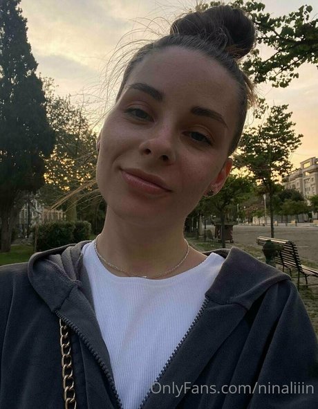 Nacktes geleaktes OnlyFans-Foto von Ninaliiin