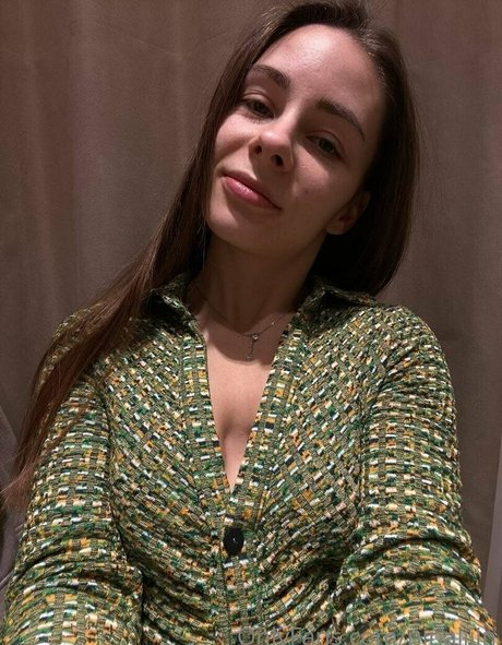 Nacktes geleaktes OnlyFans-Foto von Ninaliiin