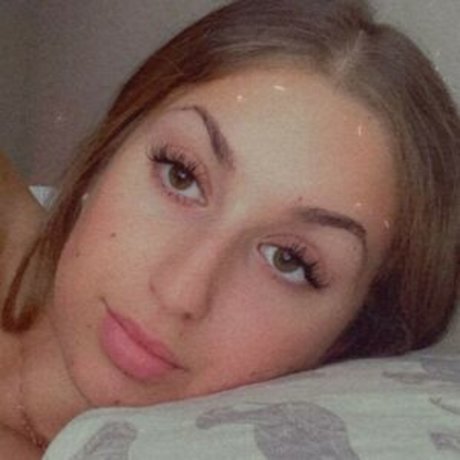 Nacktes geleaktes OnlyFans-Foto von Alyssasantora