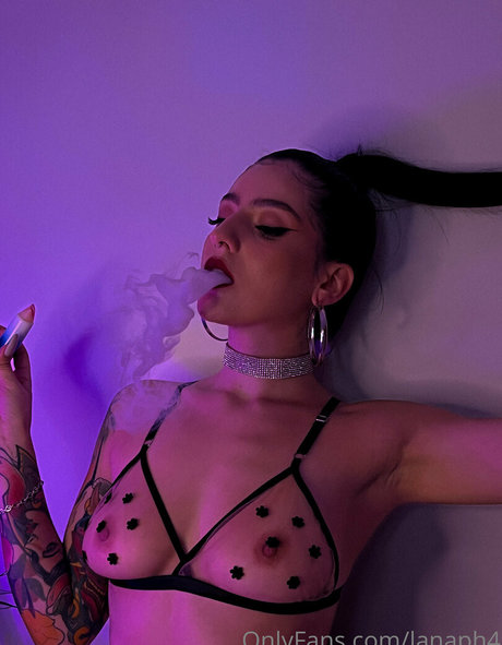 Nacktes geleaktes OnlyFans-Foto von Lanaph4