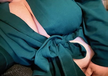 Nacktes geleaktes OnlyFans-Foto von Ceceelovee