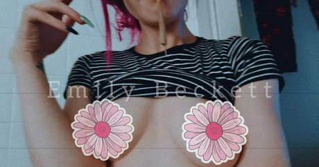 Nacktes geleaktes OnlyFans-Foto von Emilybee9