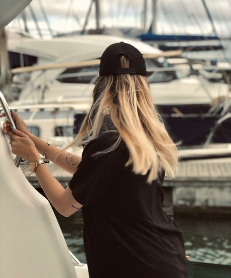 Nacktes geleaktes OnlyFans-Foto von Anah Elisa