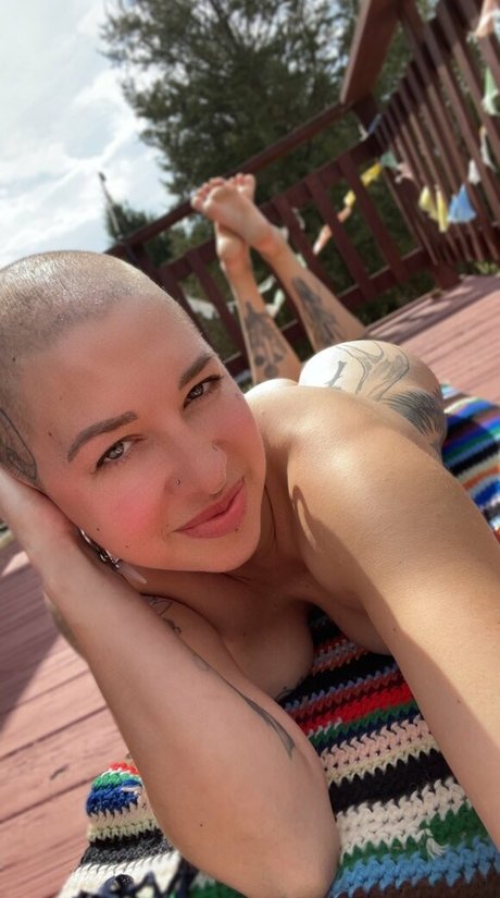 Nacktes geleaktes OnlyFans-Foto von Kayfires