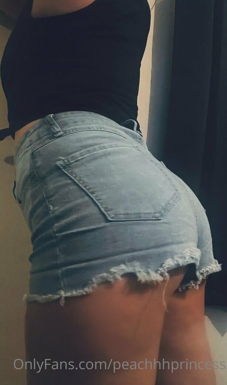 Nacktes geleaktes OnlyFans-Foto von Peachhhprincess