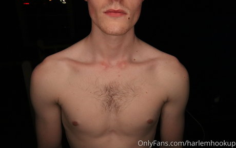 Nacktes geleaktes OnlyFans-Foto von Harlemhookup
