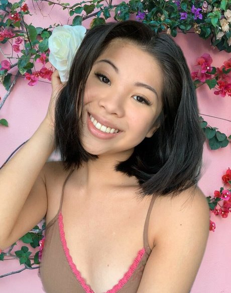 Nacktes geleaktes OnlyFans-Foto von Asian Beauties