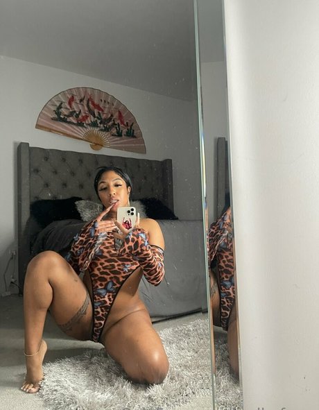 Nacktes geleaktes OnlyFans-Foto von Lordhefnerr