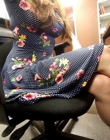 Nacktes geleaktes OnlyFans-Foto von Office Sluts