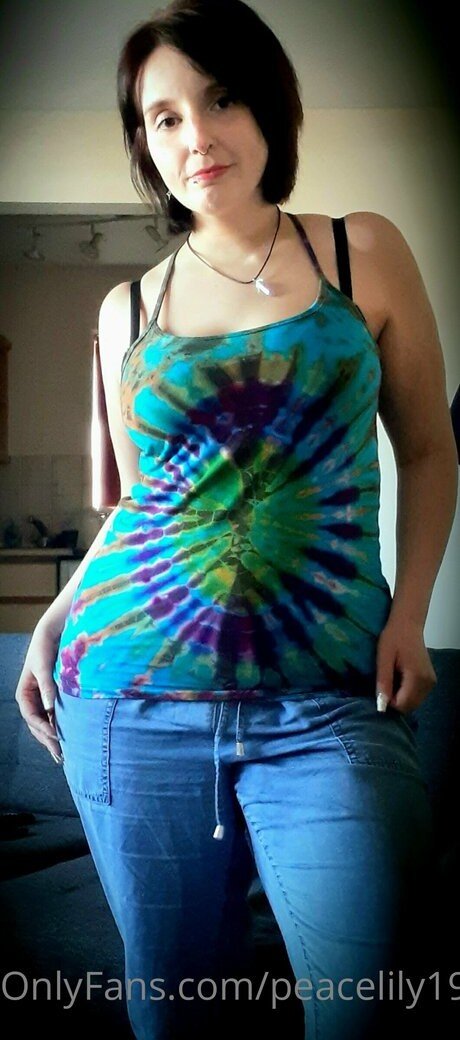 Nacktes geleaktes OnlyFans-Foto von Peacelily1993