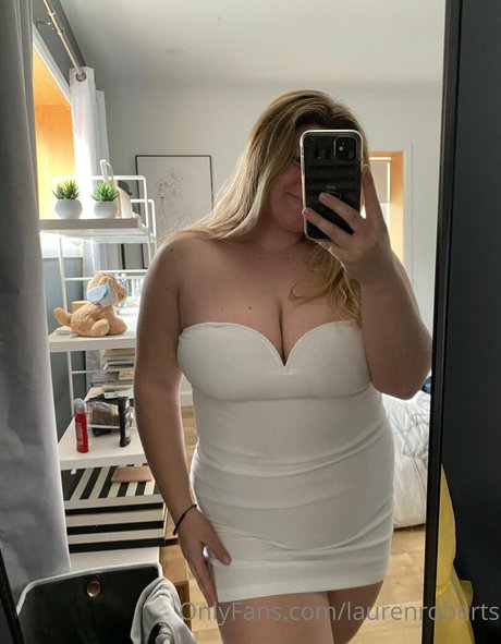 Nacktes geleaktes OnlyFans-Foto von Laurenroberts