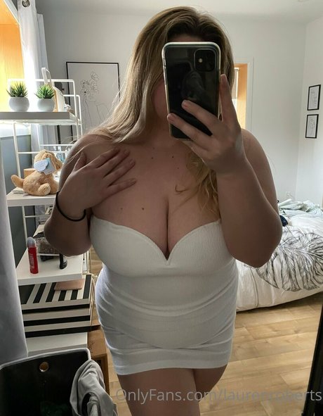 Nacktes geleaktes OnlyFans-Foto von Laurenroberts