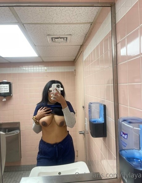 Nacktes geleaktes OnlyFans-Foto von Wholelottalaya