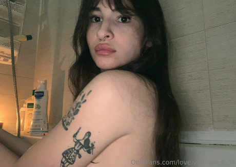 Nacktes geleaktes OnlyFans-Foto von Lovelylolllaaaaaaa