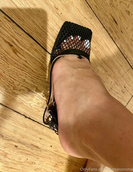 Nacktes geleaktes OnlyFans-Foto von Giantessroma