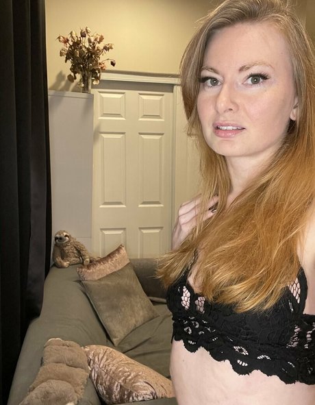 Nacktes geleaktes OnlyFans-Foto von Cathyreisenwitz