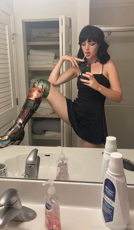 Nacktes geleaktes OnlyFans-Foto von Sithbitch
