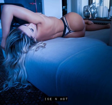Nacktes geleaktes OnlyFans-Foto von Rafaela Ravena