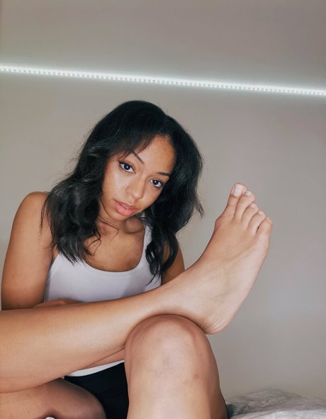 Nacktes geleaktes OnlyFans-Foto von Feetofmelanie