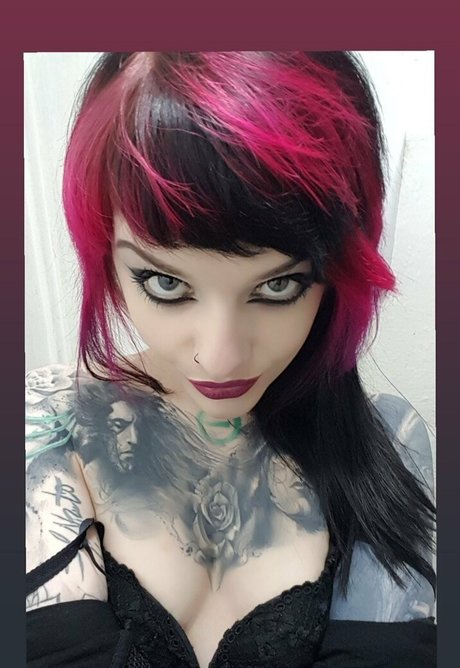Nacktes geleaktes OnlyFans-Foto von Pixxigrrl