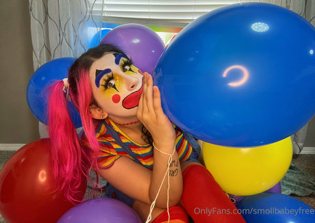 Nacktes geleaktes OnlyFans-Foto von Smollbabeyfree