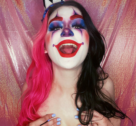 Nacktes geleaktes OnlyFans-Foto von Smollbabeyfree