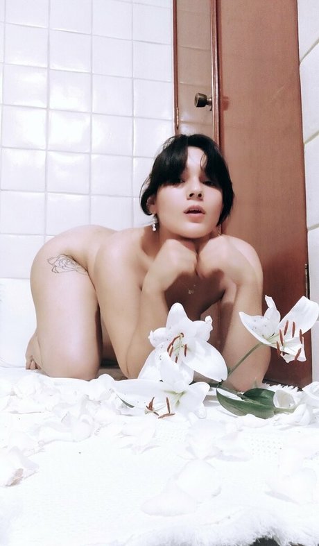 Nacktes geleaktes OnlyFans-Foto von Usaguisamy