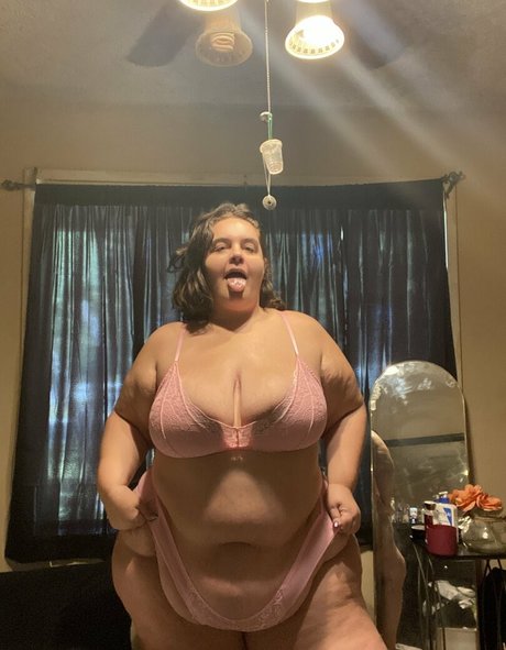 Nacktes geleaktes OnlyFans-Foto von Jenniebooty87