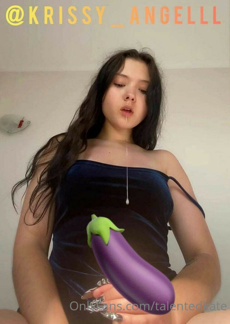 Nacktes geleaktes OnlyFans-Foto von Talented Kate