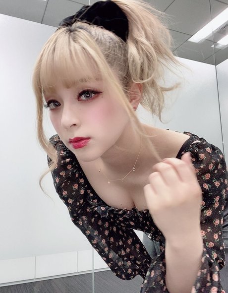 Nacktes geleaktes OnlyFans-Foto von Mizuhashi Mai