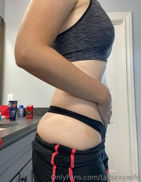 Tallsexywife