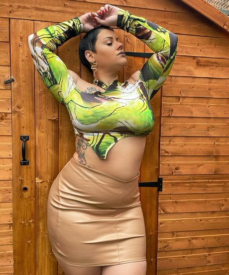 Nacktes geleaktes OnlyFans-Foto von Peaches