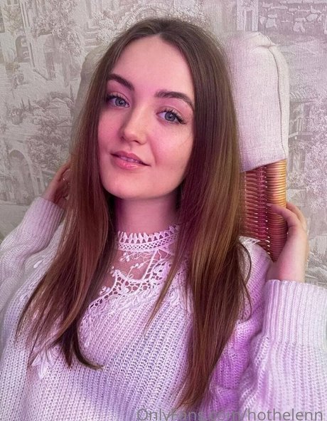 Nacktes geleaktes OnlyFans-Foto von Hothelenn